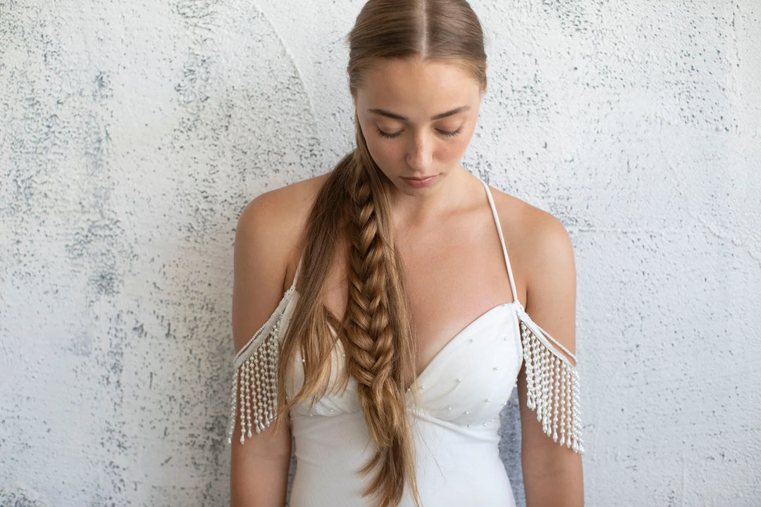 Elevating Your Rave Party Look: The Power of Arm Bracelets and Laced Armlets